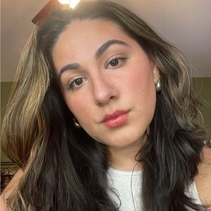 Meet your Posher, Alyssa